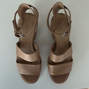 • VINCE • Women’s Frida Leather Slingback Sandals Block Heel Sand 6